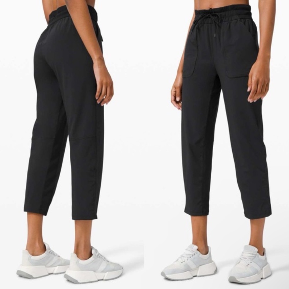 Lululemon Beyond the Studio‎ Crop 25” Black Size 2